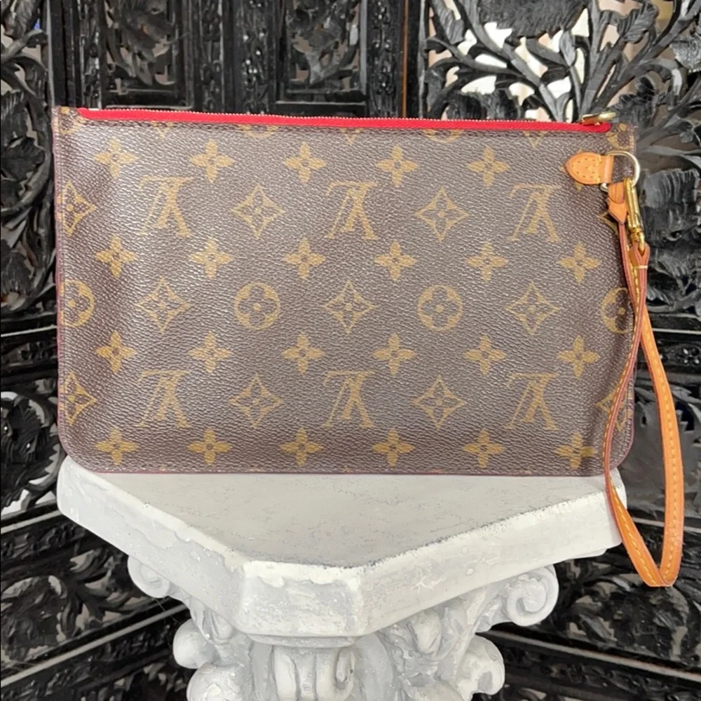 Louis Vuitton Neverfull Monogrom Clutch - Picture 1 of 10
